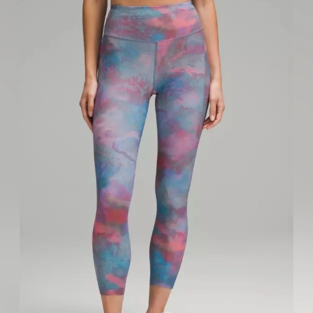 Lululemon Athletica Blue and Pink Leggings - Picture 1 of 11